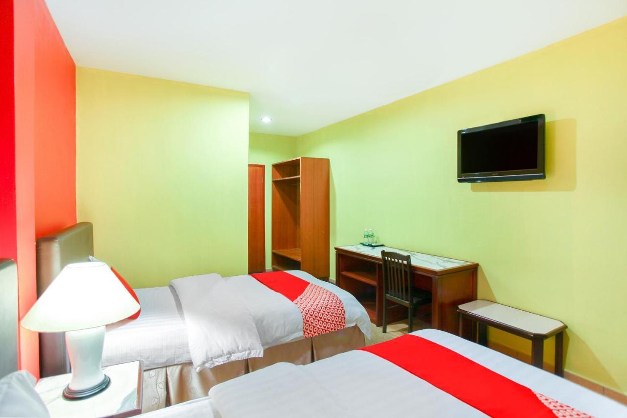 Oyo 89478 Lkh Motel Кота-Кинабалу Экстерьер фото